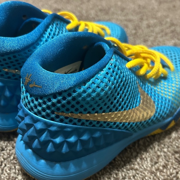 RARE!! Nike Kyrie 1 Cereal Basketball Shoe NWOB!!! - Picture 1 of 4